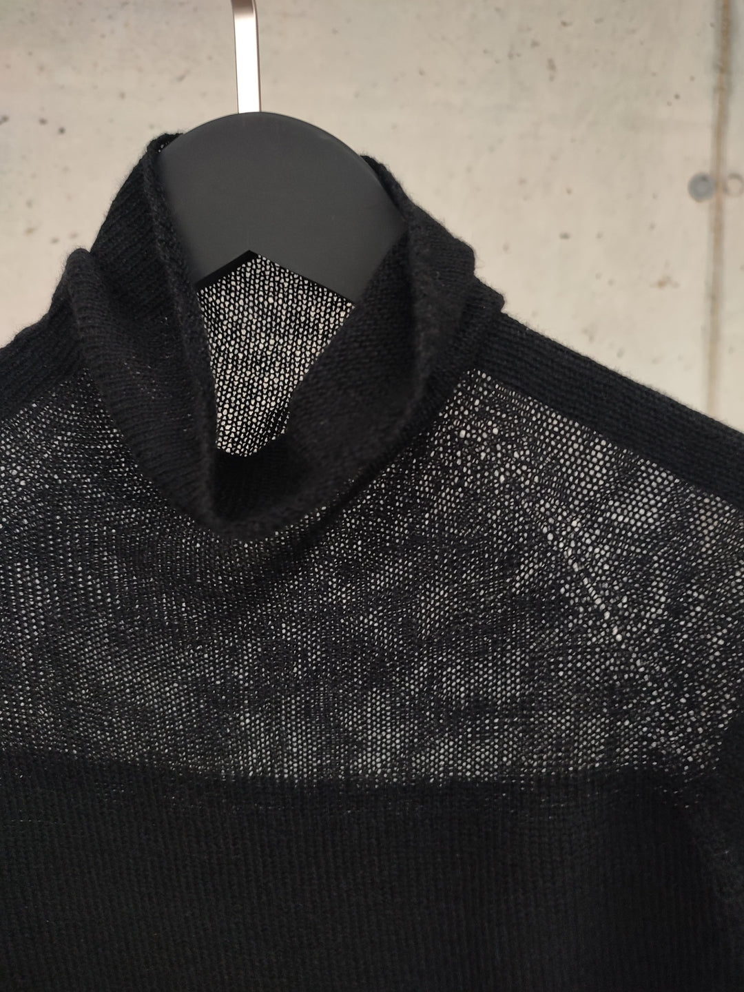 Handmade Pullover Iris black
